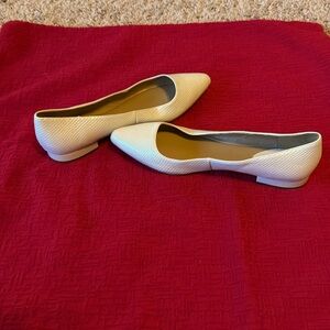 Calvin Klein, Size 9, ivory